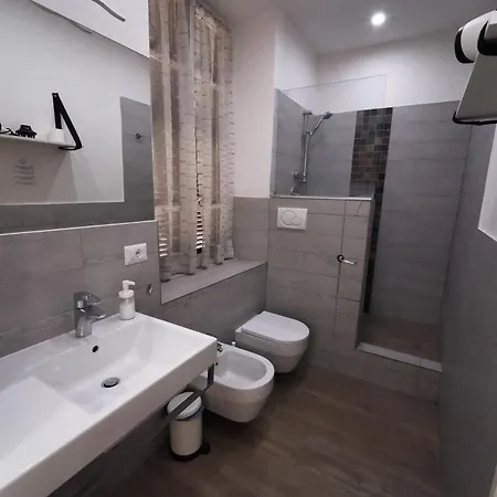 Vatican Whole 3 Private Apartment